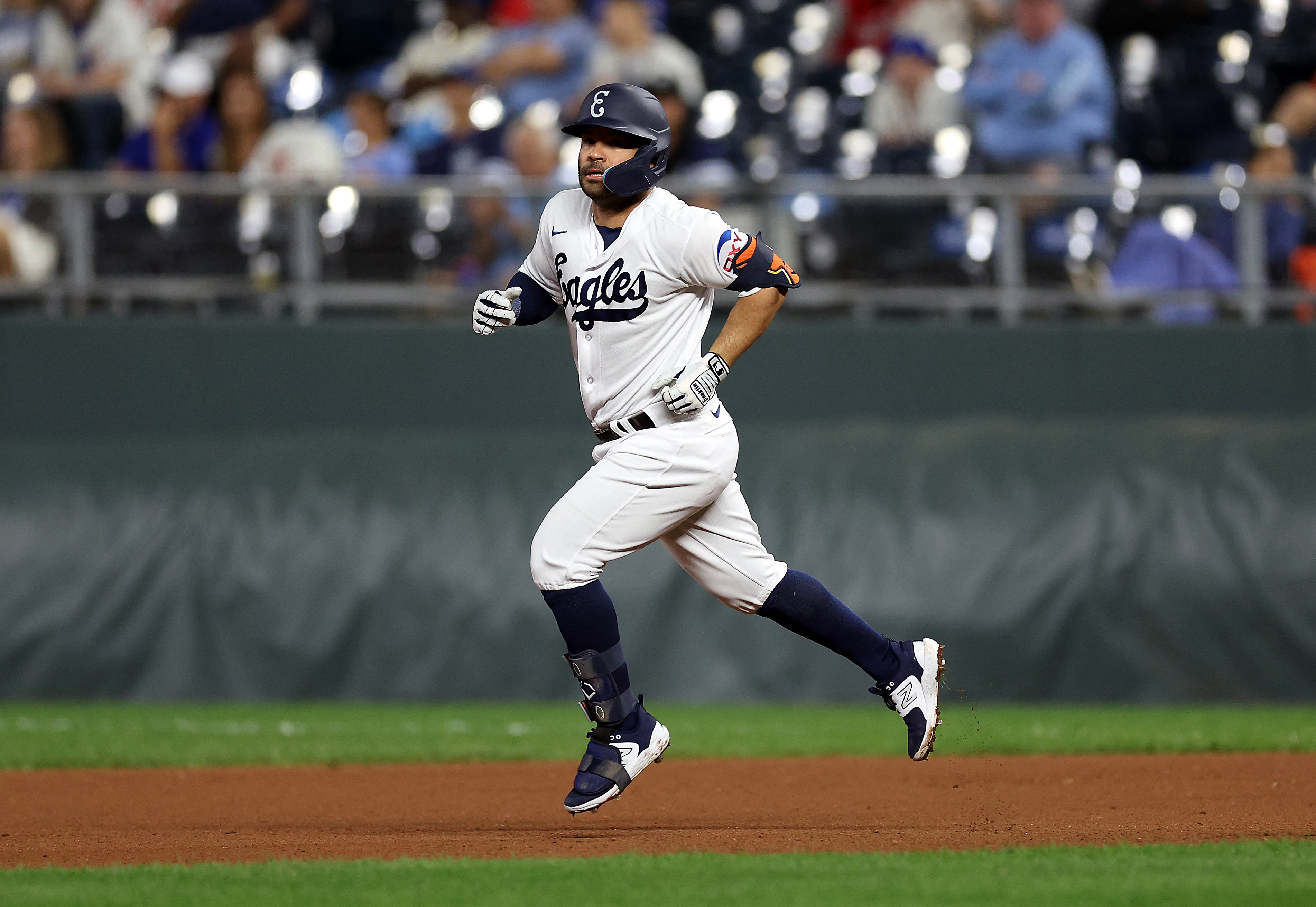 José Altuve desplegó cuadrangular de tres carreras para darle esperanzas a los Astros (VIDEO)