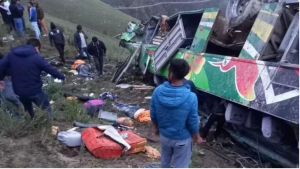 Al menos 20 muertos y seis heridos en el accidente de un autobús en Perú