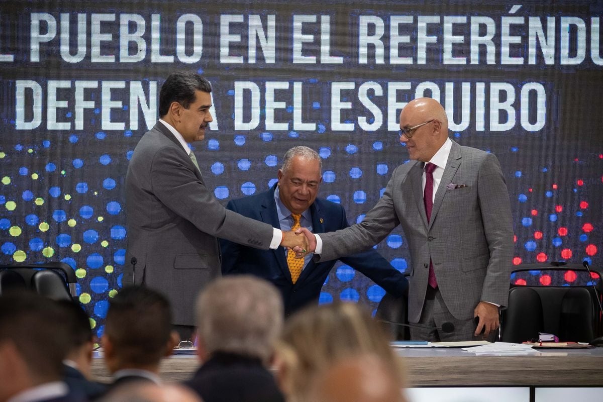 El País: El chavismo abre con el Esequibo un nuevo frente para asegurarse un control absoluto hasta 2024