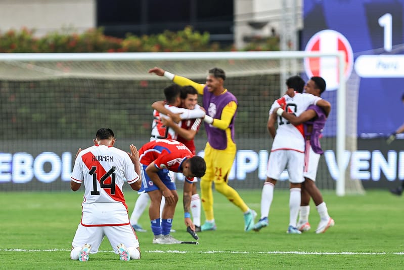 Conmebol Preolímpico: Aficionados presenciaron en el Misael Delgado triunfo de Perú y empate de Argentina y Paraguay