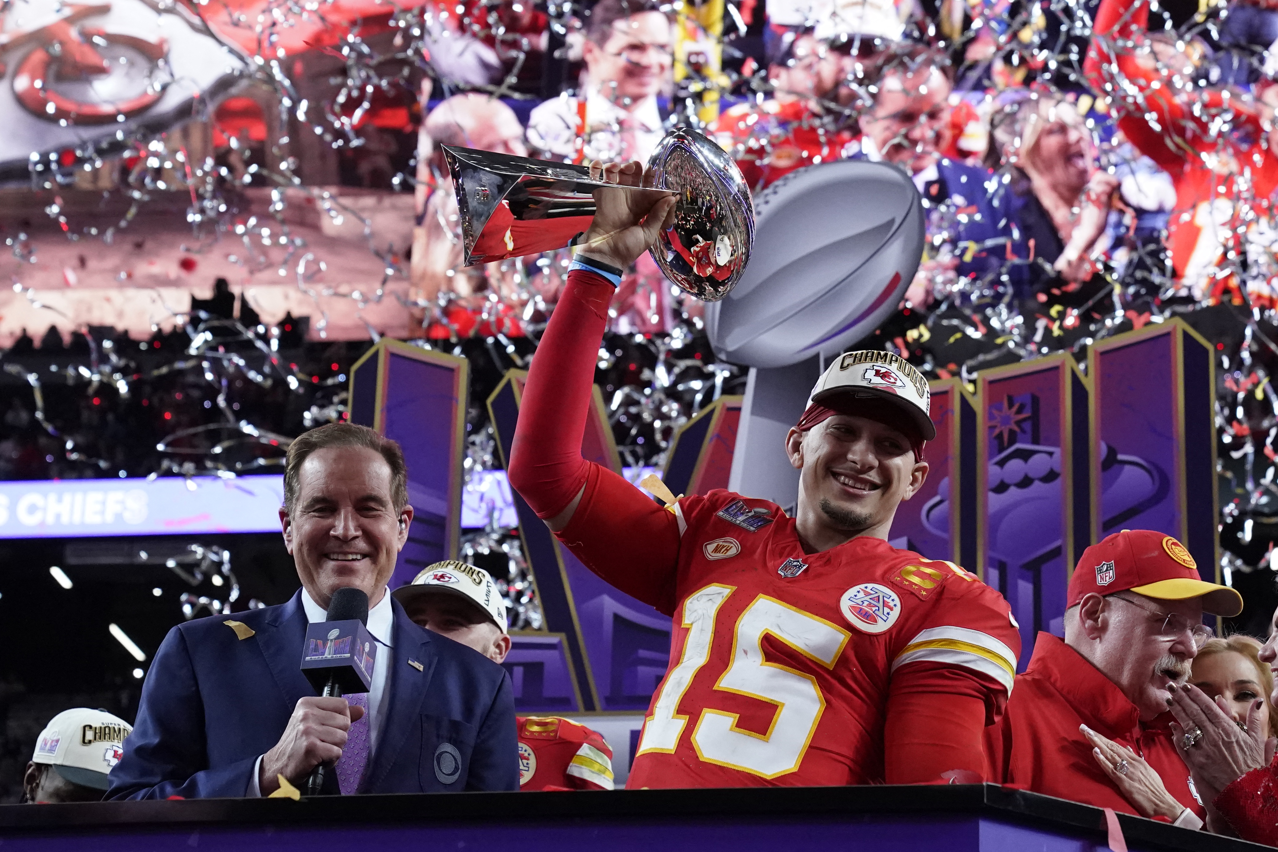 Las perlas del Super Bowl LVIII: el grito de Kelce contra su entrenador, el festejo de Taylor Swift y la jugada del título para los Chiefs