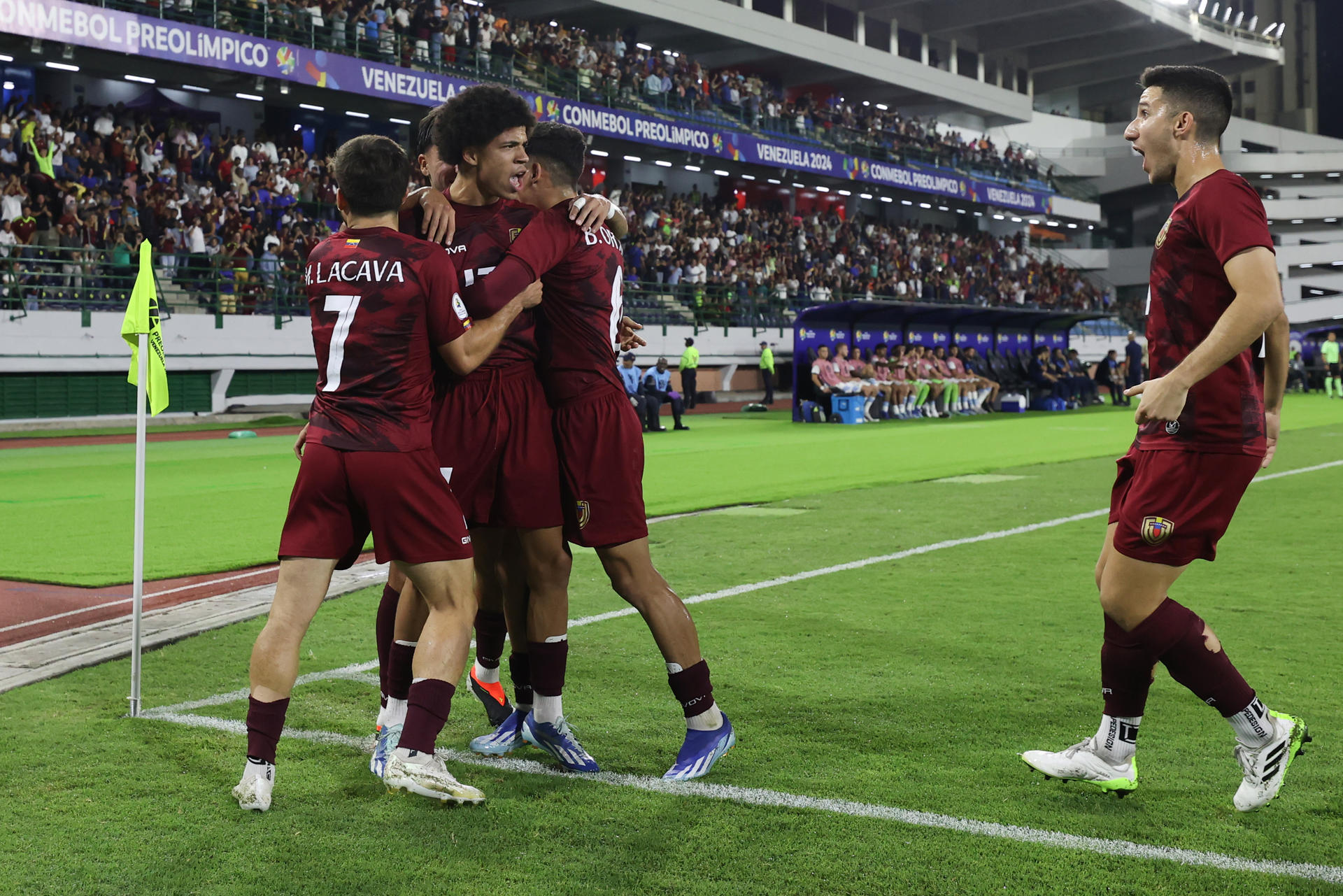 La Vinotinto rescató en el último minuto un empate con Argentina para sumar en la fase final del Preolímpico