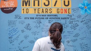 Una década después, siguen buscando a las víctimas del mayor misterio de la historia de la aviación
