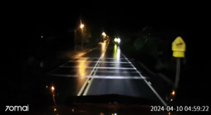 Conductor captó detallado VIDEO del “ánima” de una mujer vestida de blanco en plena carretera