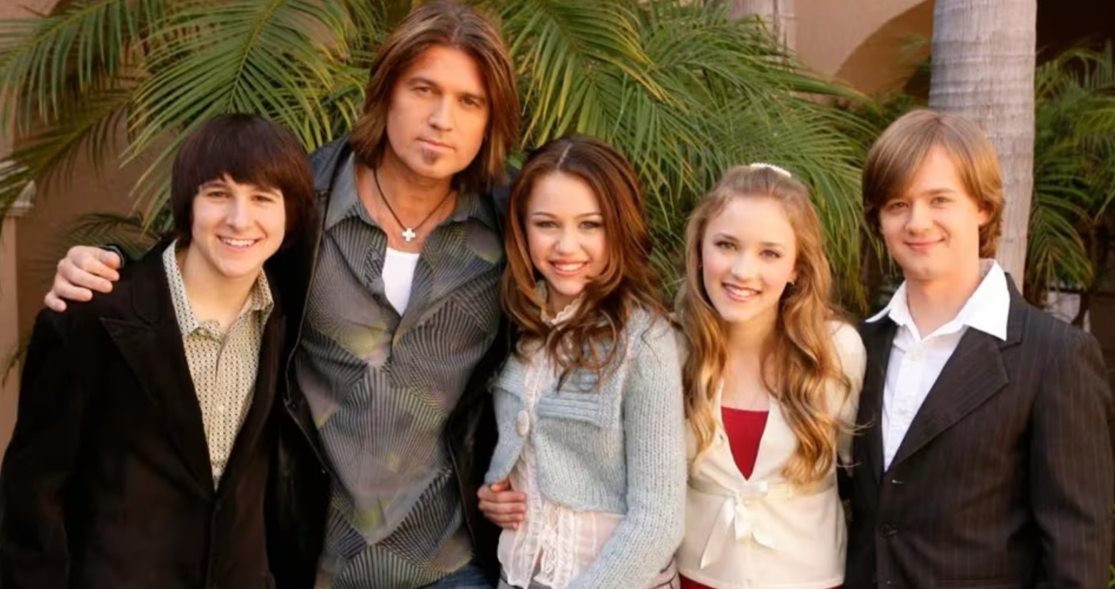 Irreconocibles: El elenco de la exitosa serie “Hannah Montana” 18 años después