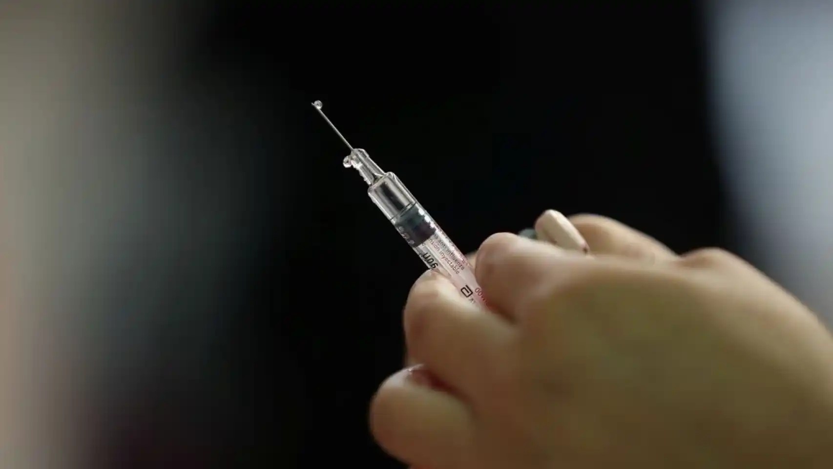 Hombre en Inglaterra es el primer paciente tratado con una vacuna contra el cáncer de colon