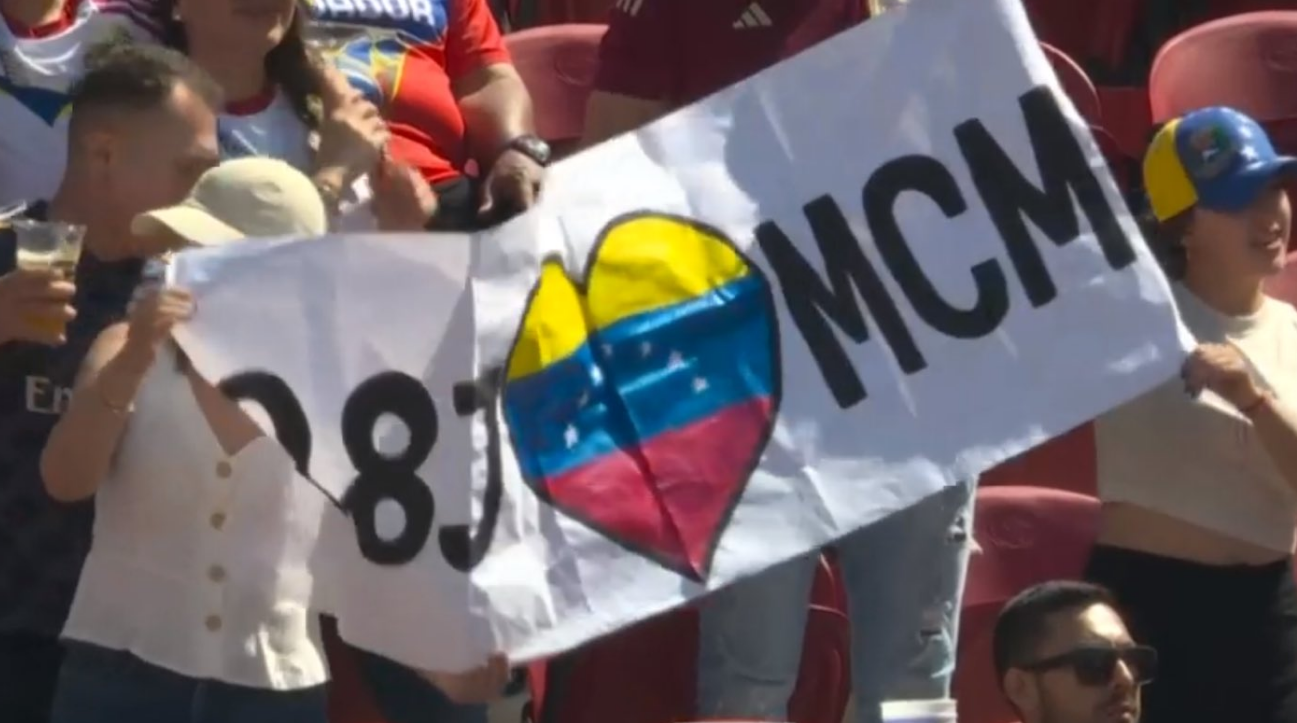 La FOTO: pancarta desplegada en estadio de la Copa América alentó el cambio democrático en Venezuela